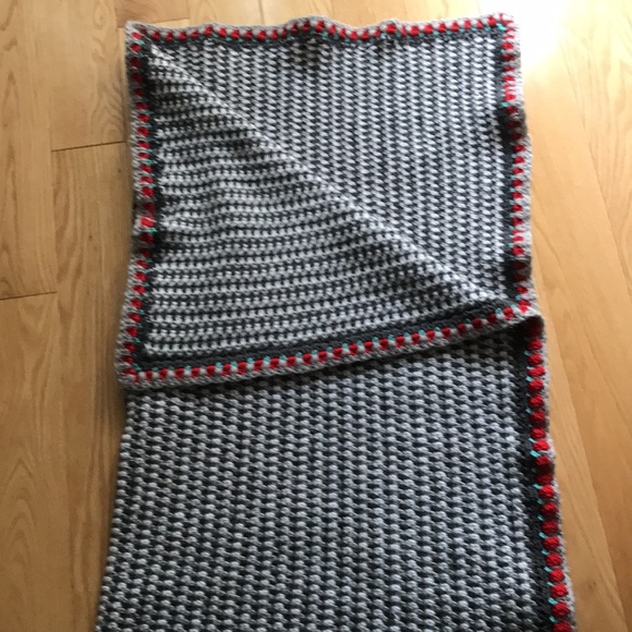 Handmade Knitted Blanket - Picture 5 of 7